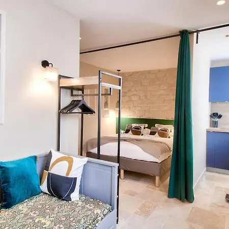 Cozy Historic Center & Montmartre Apartment Paris